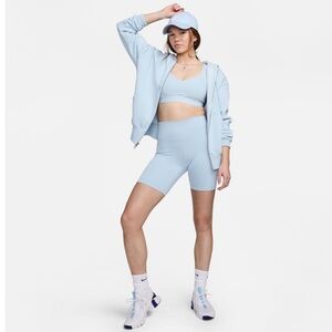 NWT Nike Women's One High-Waisted 8" Biker Shorts With Pockets. Size Small.